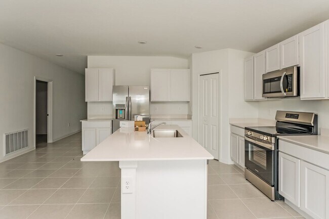 Photo - 1949 Sarah St