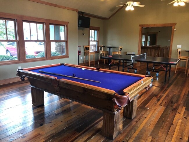 Photo - 821 Harts Cove Way