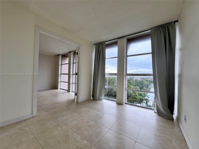 Photo - 2101 Atlantic Shores Blvd Unit 518