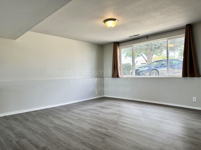 Photo - 907 W Madison St Unit B