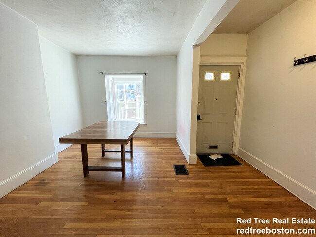 Photo - 8 Sewall St Unit 1