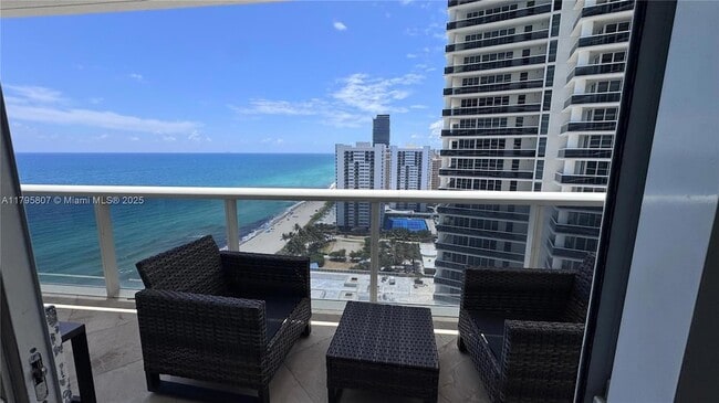Photo - 1830 S Ocean Dr Unidad 2204