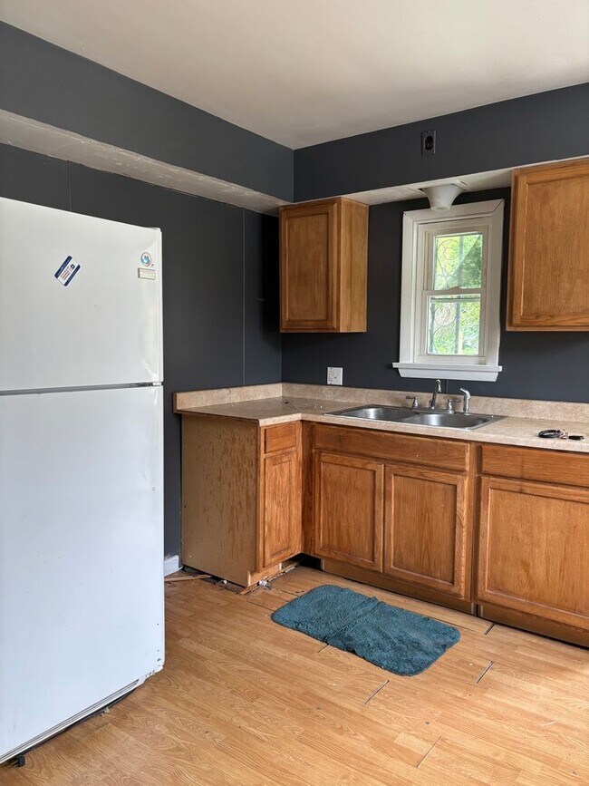 Photo - 625 E Reynolds St