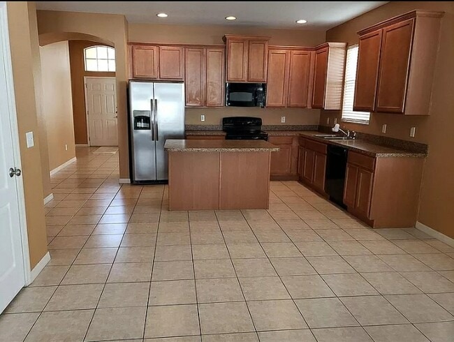 418 Kings Path Dr