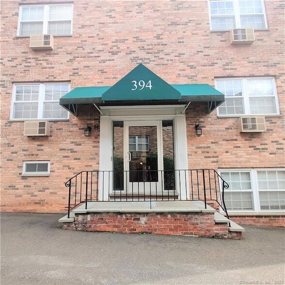 Building Photo - 394 Courtland Ave