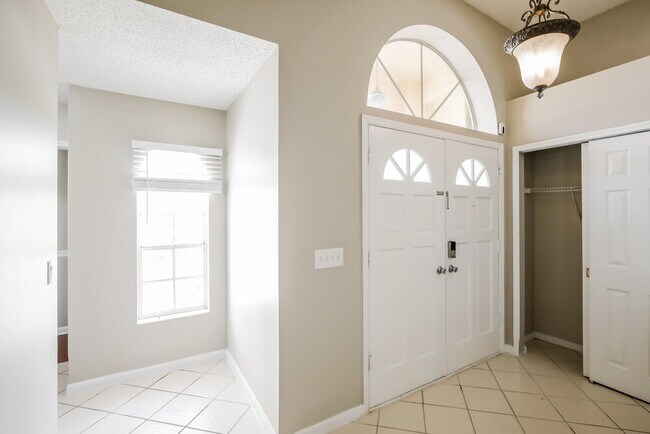 Photo - 105 Hemingway Ct