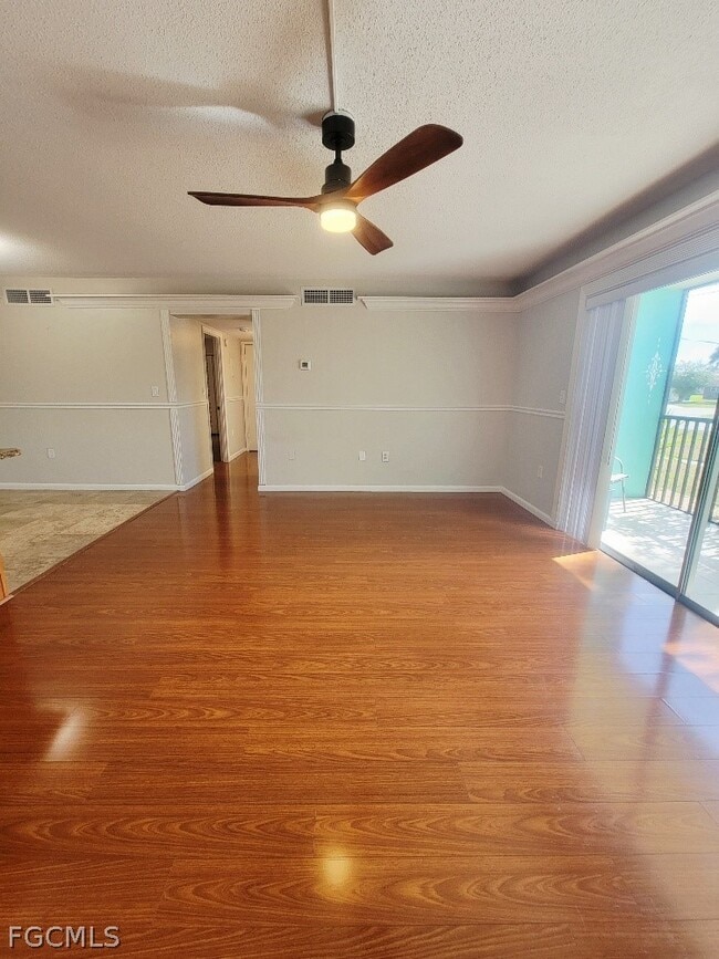 Photo - 1372 Archer St Unit 4