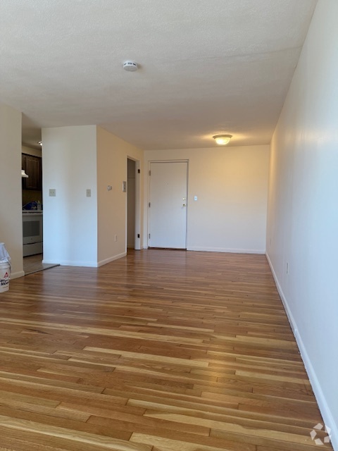 Building Photo - 158 Main St Unit #2 Rental