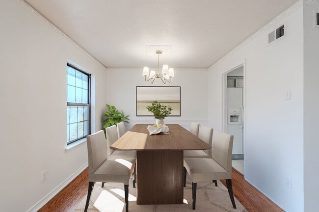 Photo - 3325 Shady Hollow Ln