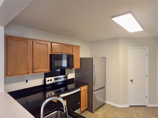Photo - 255 Myrtle St