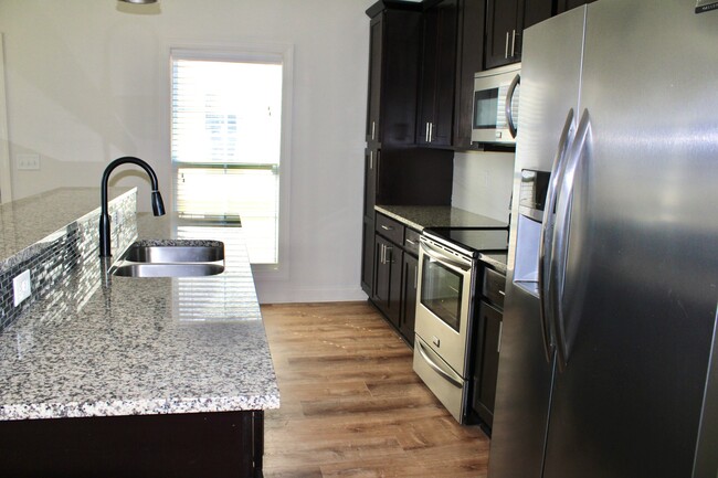 Photo - 200 Park West Loop