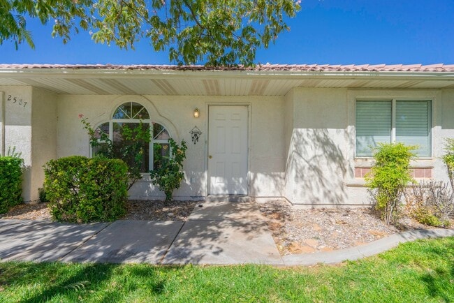 Photo - 3 Bedroom Townhome Near Red Cliffs Mall