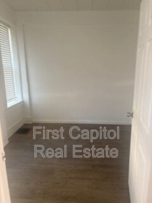 Photo - 1800 Market St