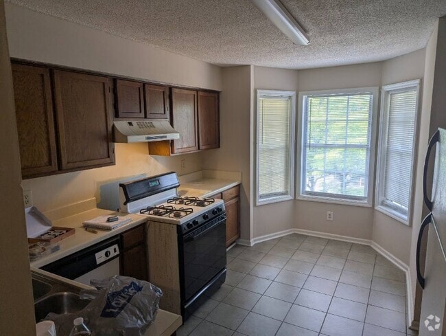 Building Photo - 6012 Treetop Ct Rental