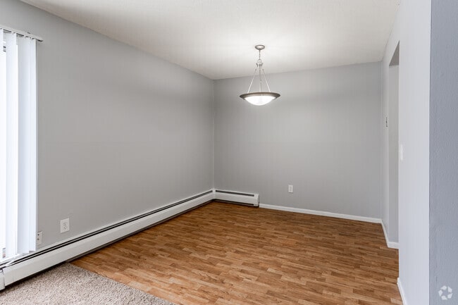 2BR, 1BA - Chanhassen Village