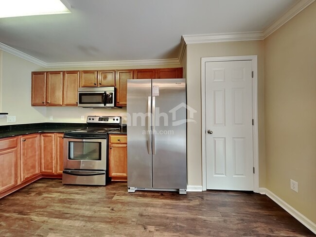 Photo - 23 Lake Shore Blvd