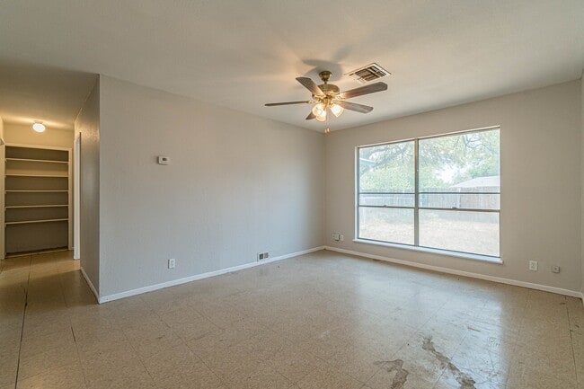 Photo - 9518 Millbrook Dr