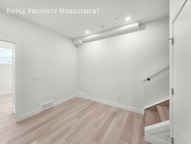 Building Photo - BRAND NEW 2 BEDS, 1 BATH BASEMENT SUITE | CENTRAL AC | PRIME BOWNESS LOCATION