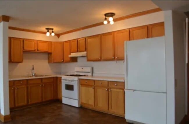 7234 W North Ave