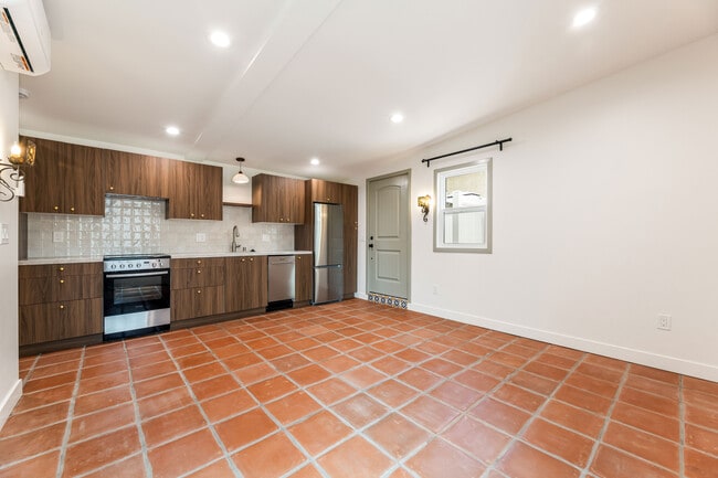 Photo - 533 E Windsor Rd Unidad A