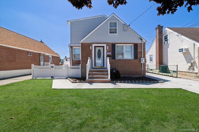 Photo - 191 Raff Ave