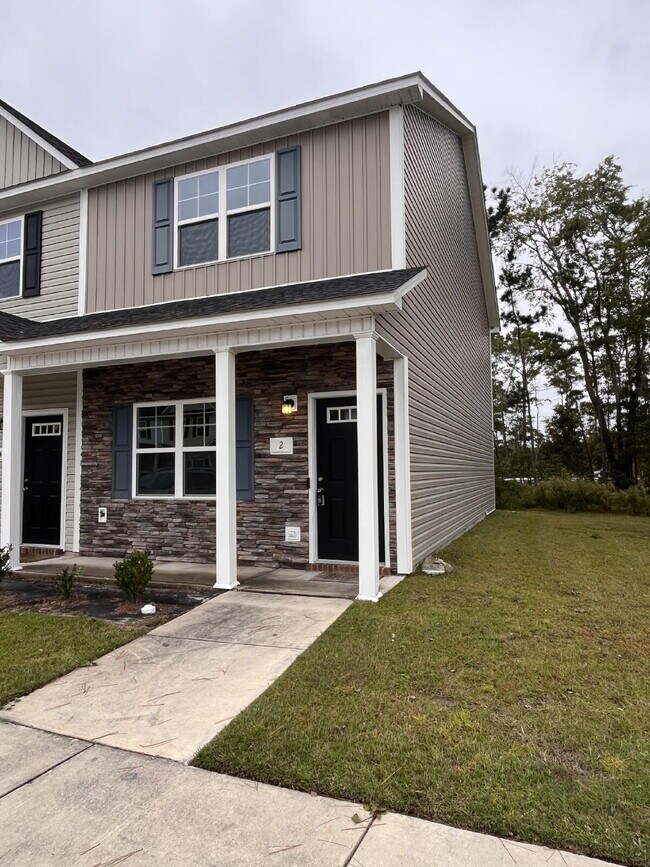 Photo - 2 Jaydn Dr W