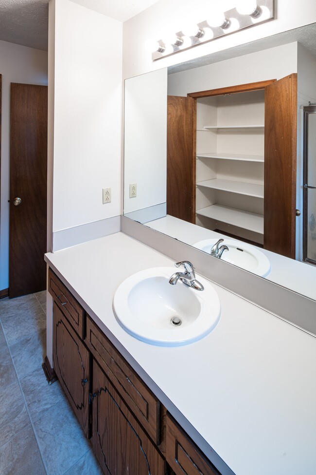 Photo - Elkhorn Apartments