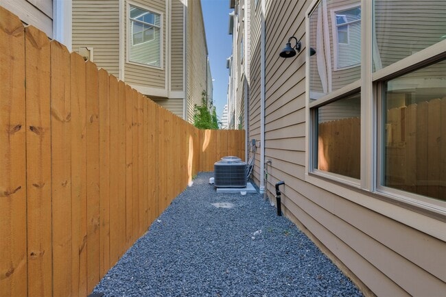 Photo - 1244 W 26th St