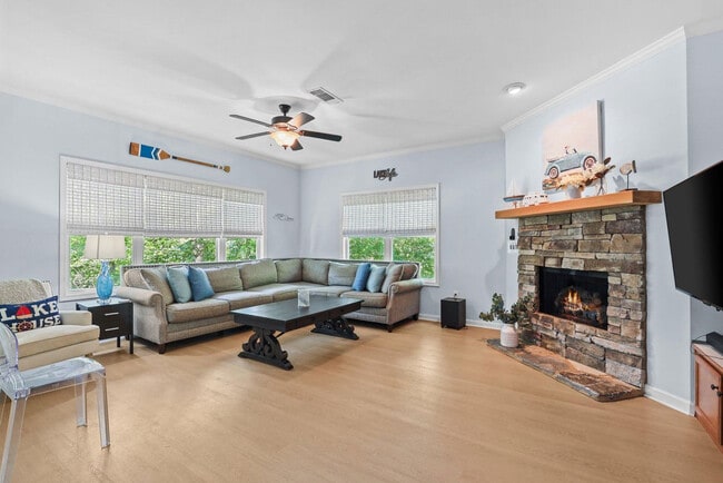 Building Photo - 204 Lake Breeze Ln Unit ID1302827P Rental