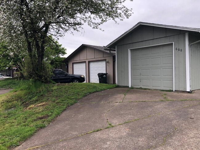 Photo - Updated 3 bedroom 1.5 bath duplex!