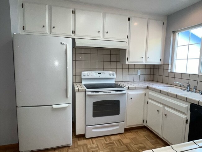 Photo - Bright Blossom Valley 3 Bedroom 2 Bath Single Family Home!