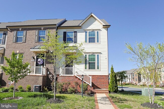 Building Photo - 18086 Red Cedar Rd Rental