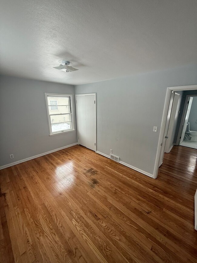 Photo - 4 Bedroom / 1 Bathroom House