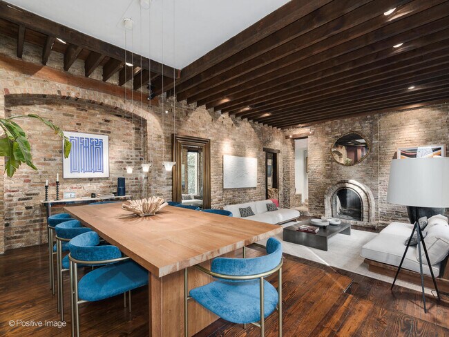 Photo - 844 W Altgeld St