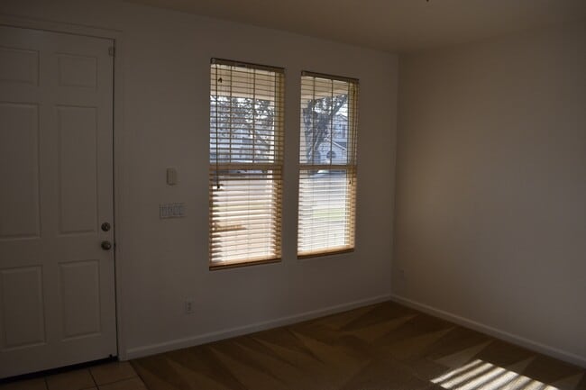 Photo - 455 Beckman Way