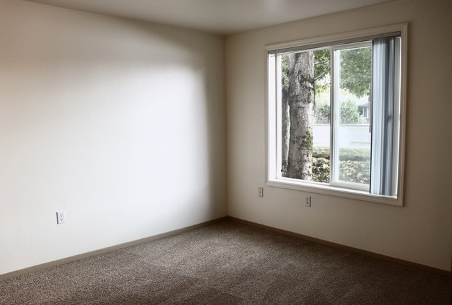 Photo - Fairview Oaks Woods