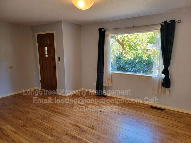 Photo - 780 SE Marion Ave