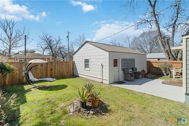 Building Photo - 803 Bismark St Rental