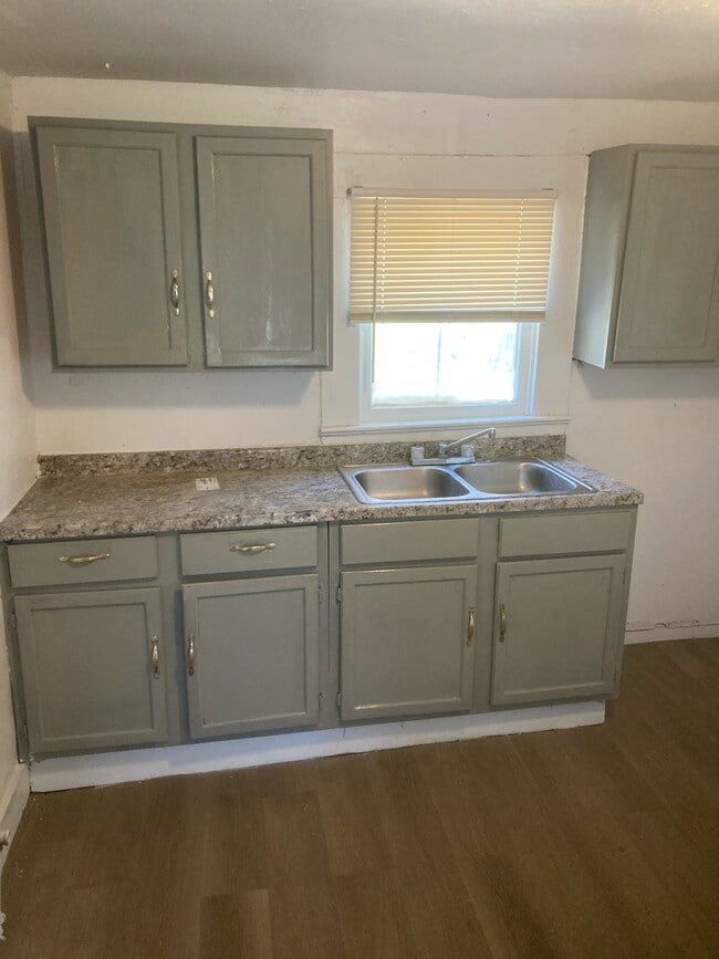 Photo - 1206 W 7th St