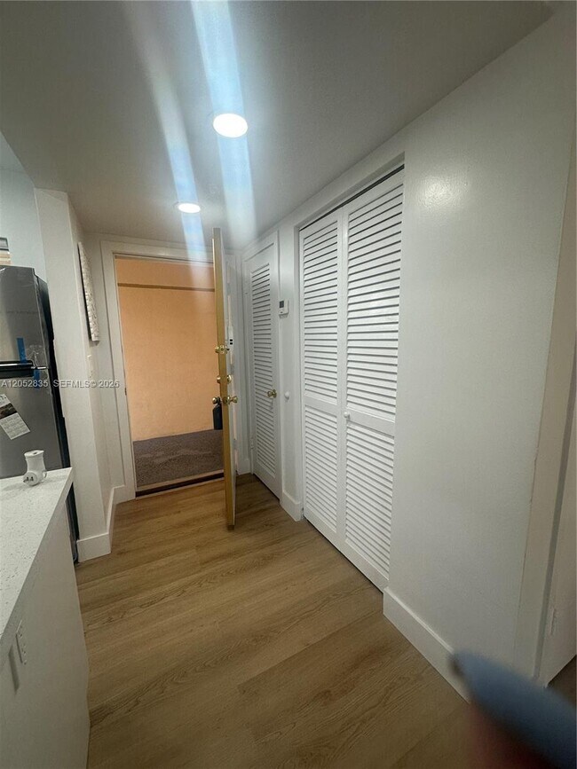 9175 SW 77th Ave Unit 304