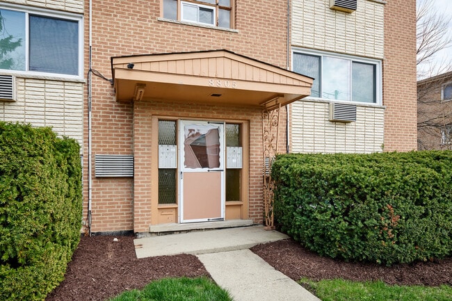 Building Photo - 8805 N Dee Rd