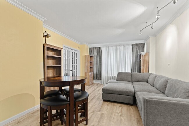 Photo - 7004 JFK Blvd E