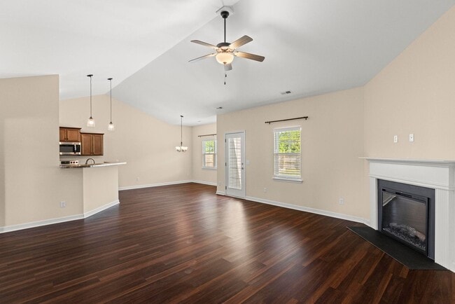 Photo - 3 bedroom with bonus room in Holly Ridge is available now!