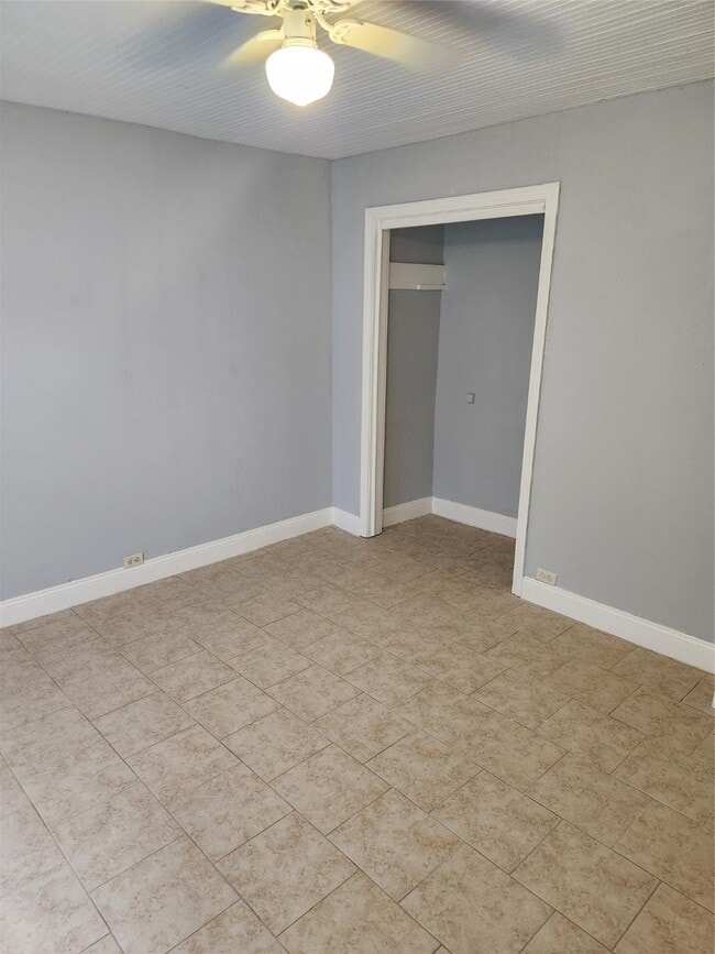 Photo - 1705 Frost St