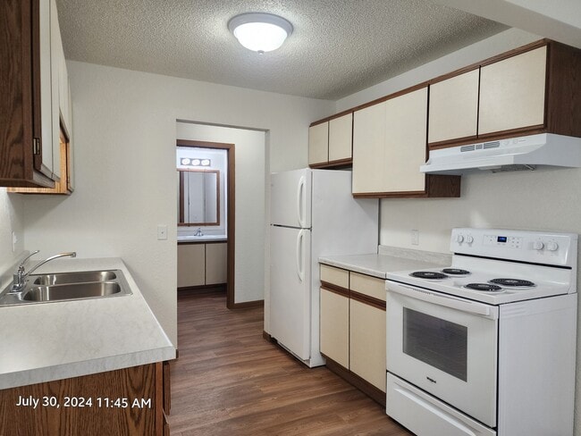 Kitchen - Gatewood Park