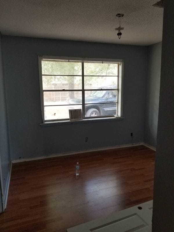 Photo - 122 Sweetwood St