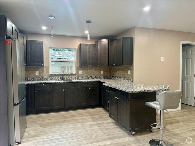 Building Photo - 1650 SW 117th Ave Rental