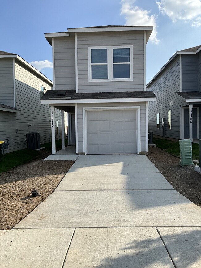 Photo - 11810 Spiderwort Rdg