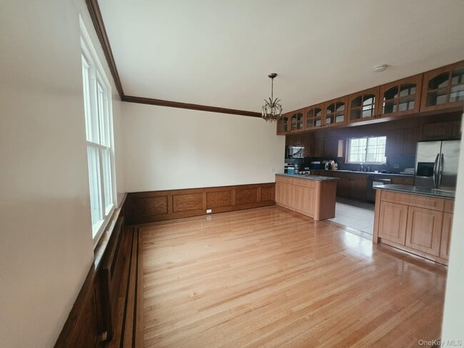 Photo - 180-15 Dalny Rd