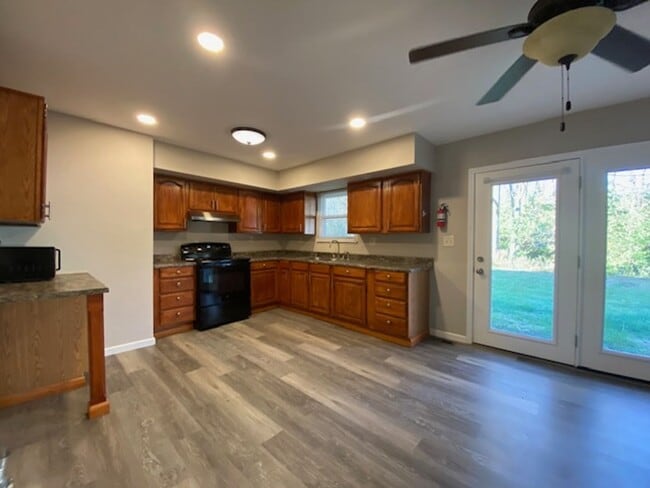 Photo - Welcome to this charming 2-bedroom, 1-bathroom ranch style home located in Springfield, OH+